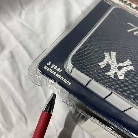 iHip MLB New York Yankees Portable Speaker System New Sealed - D9